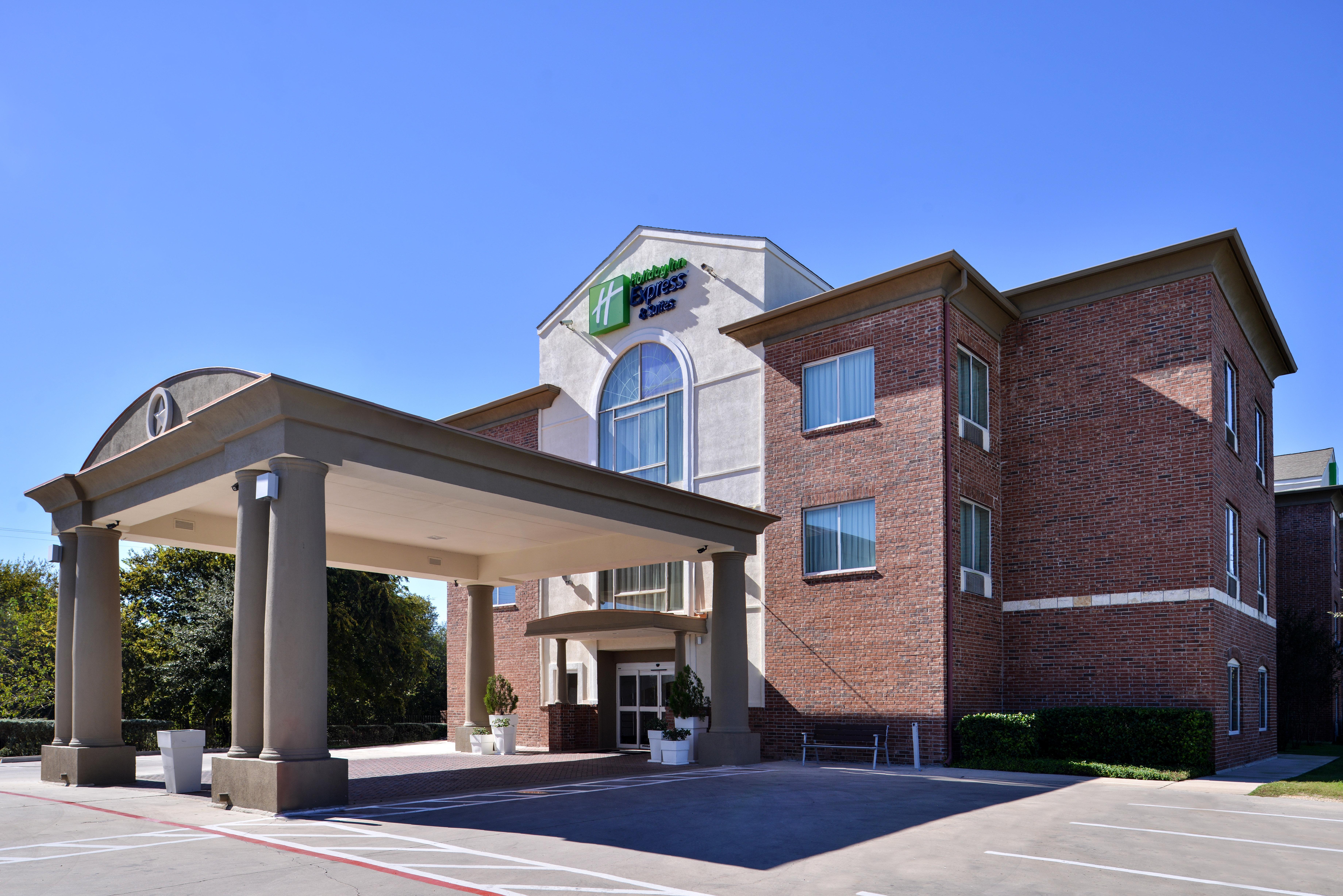 Holiday Inn Express & Suites San Antonio South Exterior photo